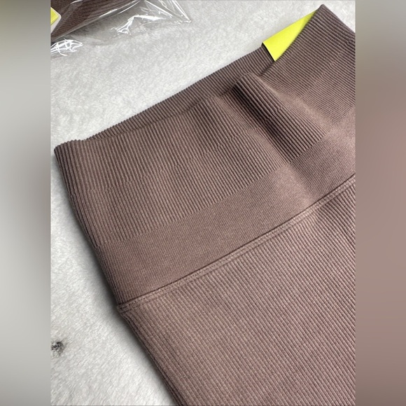 All in Motion Women's Size Small High Rise Seamless Leggings Brown - Picture 2 of 9